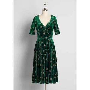 Collectif Emerald Green Velvet Celestial Dress